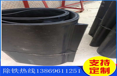 除鐵器皮帶，江蘇除鐵器皮帶可以自己做么怎么調(diào)節(jié)_江蘇除鐵器皮帶可以自己做么跑偏原因及如何調(diào)_刮板價(jià)格